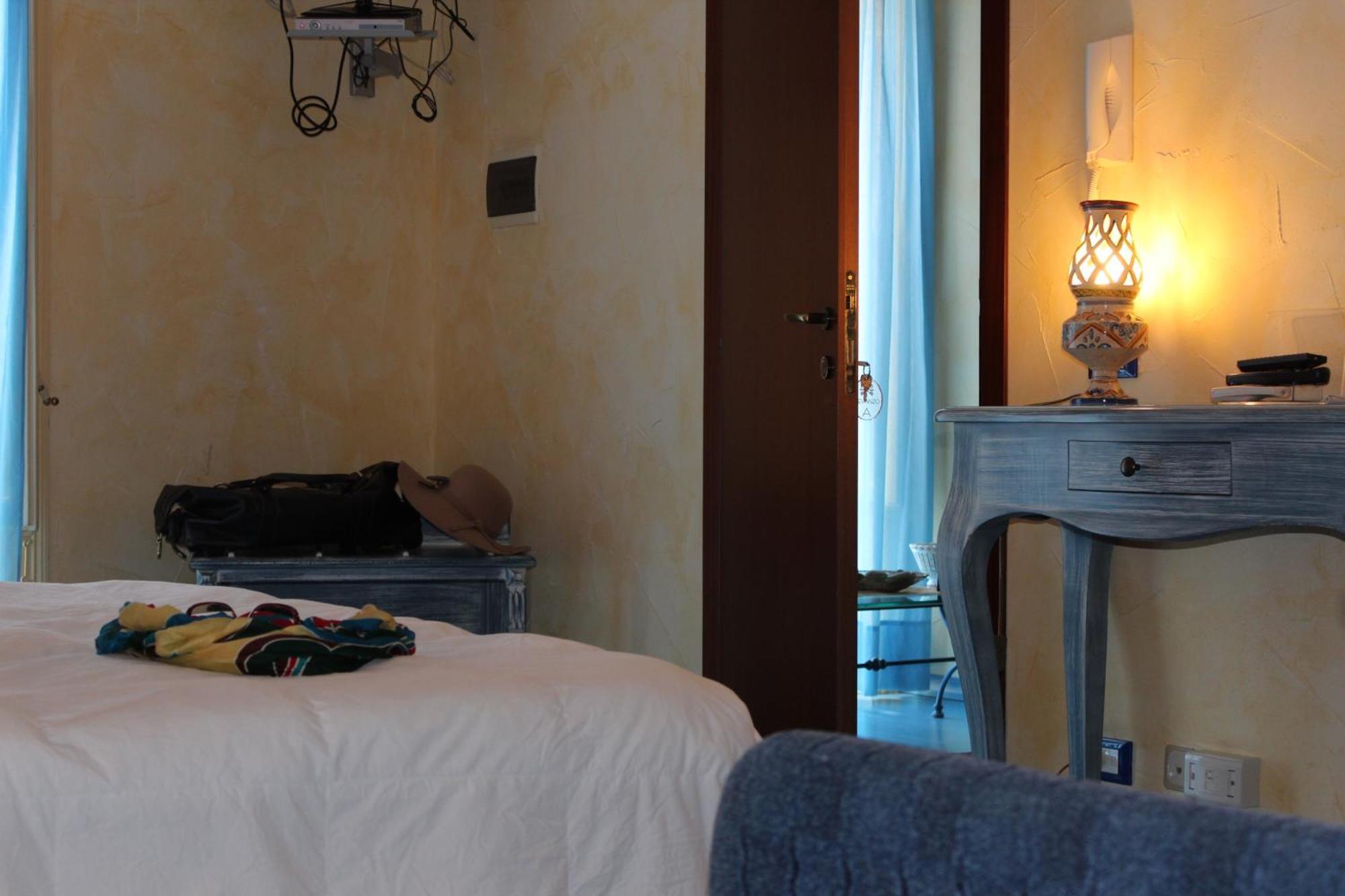 Hotel Residence Le Chiavi Di San Francesco Trapani Zimmer foto
